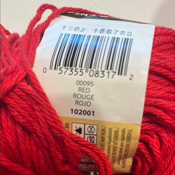 Red Yarn Bundle - Picture 3 of 3